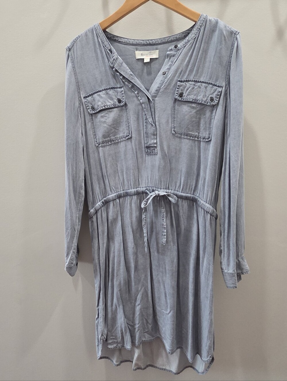 Vince Camuto, Women's Long sleeve Chambray Dress With Tie Waist, Medium